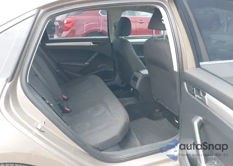 2016 Volkswagen Passat 1.8T S z USA, uszkodzony, nr VIN 1VWAS7A30GC027303